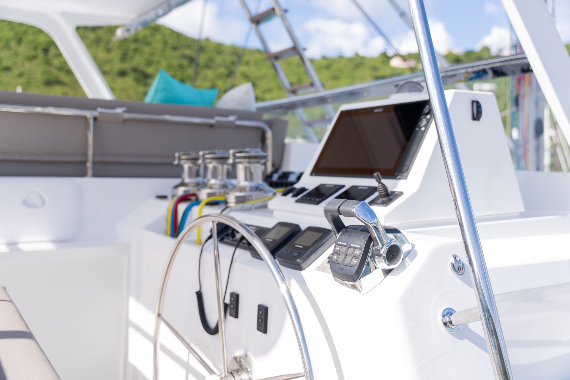 Voyage 510 helm wheel and winches