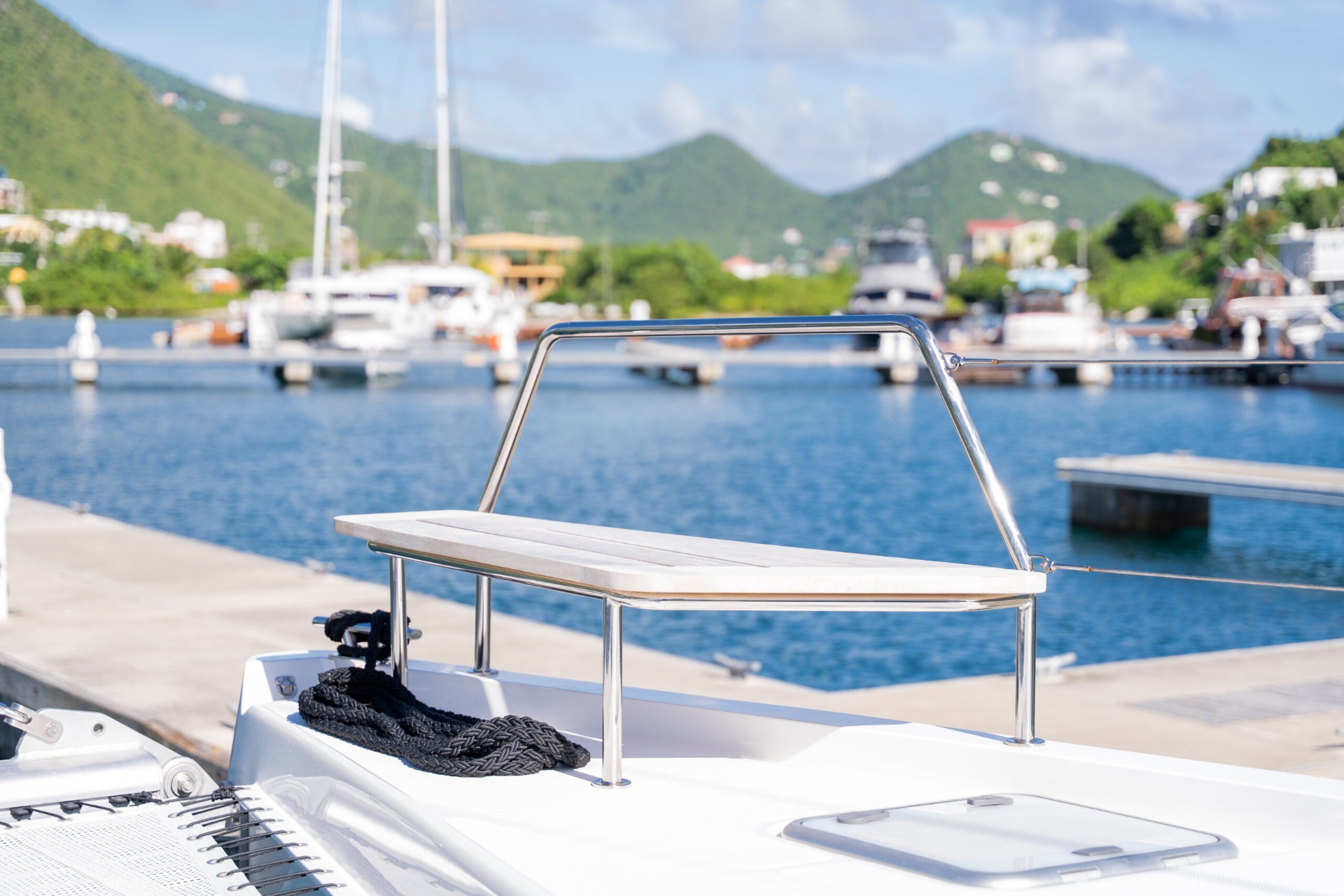 Voyage 510 foredeck seating