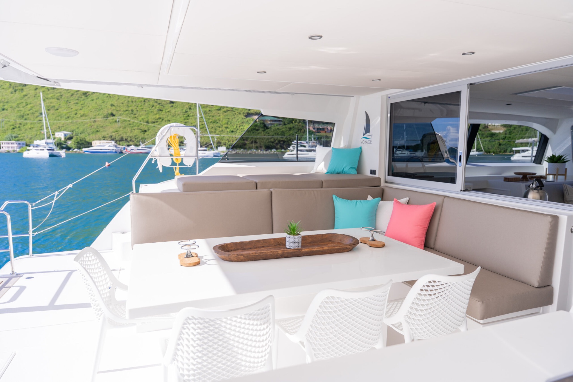Voyage 510 aft cockpit dining area