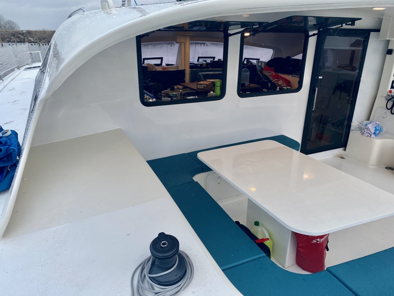 Cockpit Sunbed