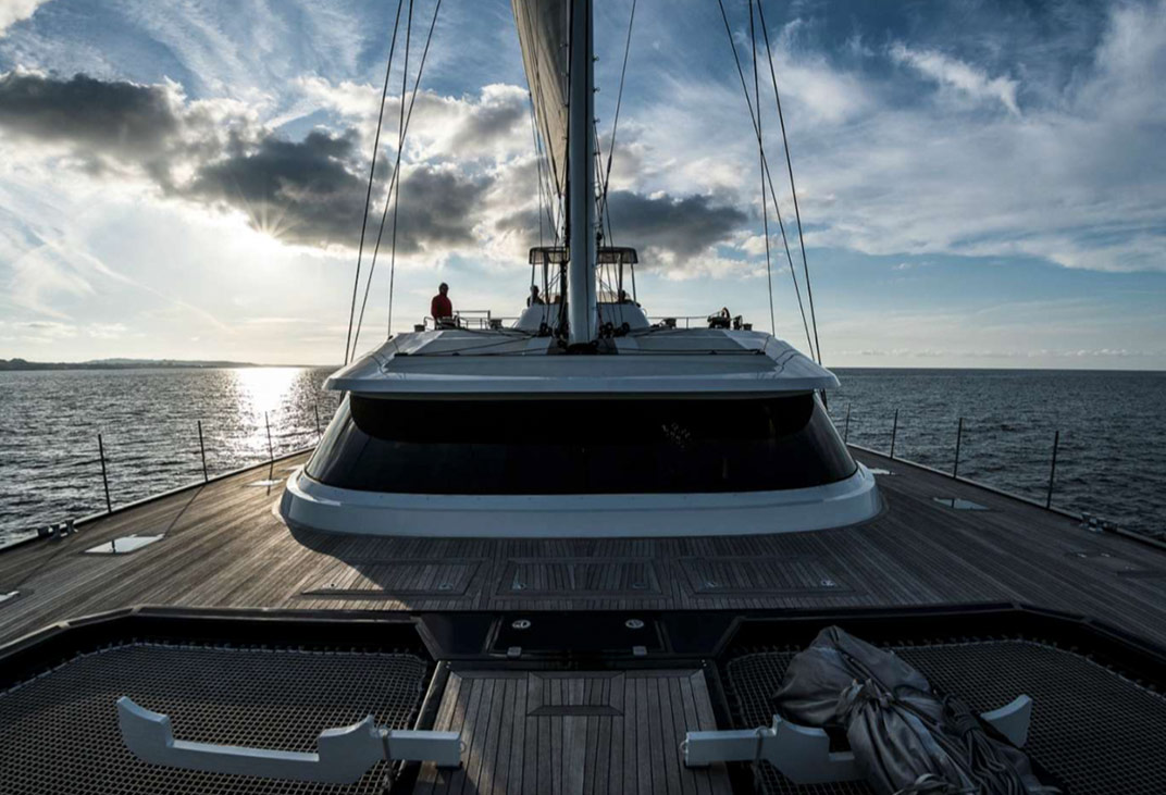 Blue Coast 95-1 foredeck