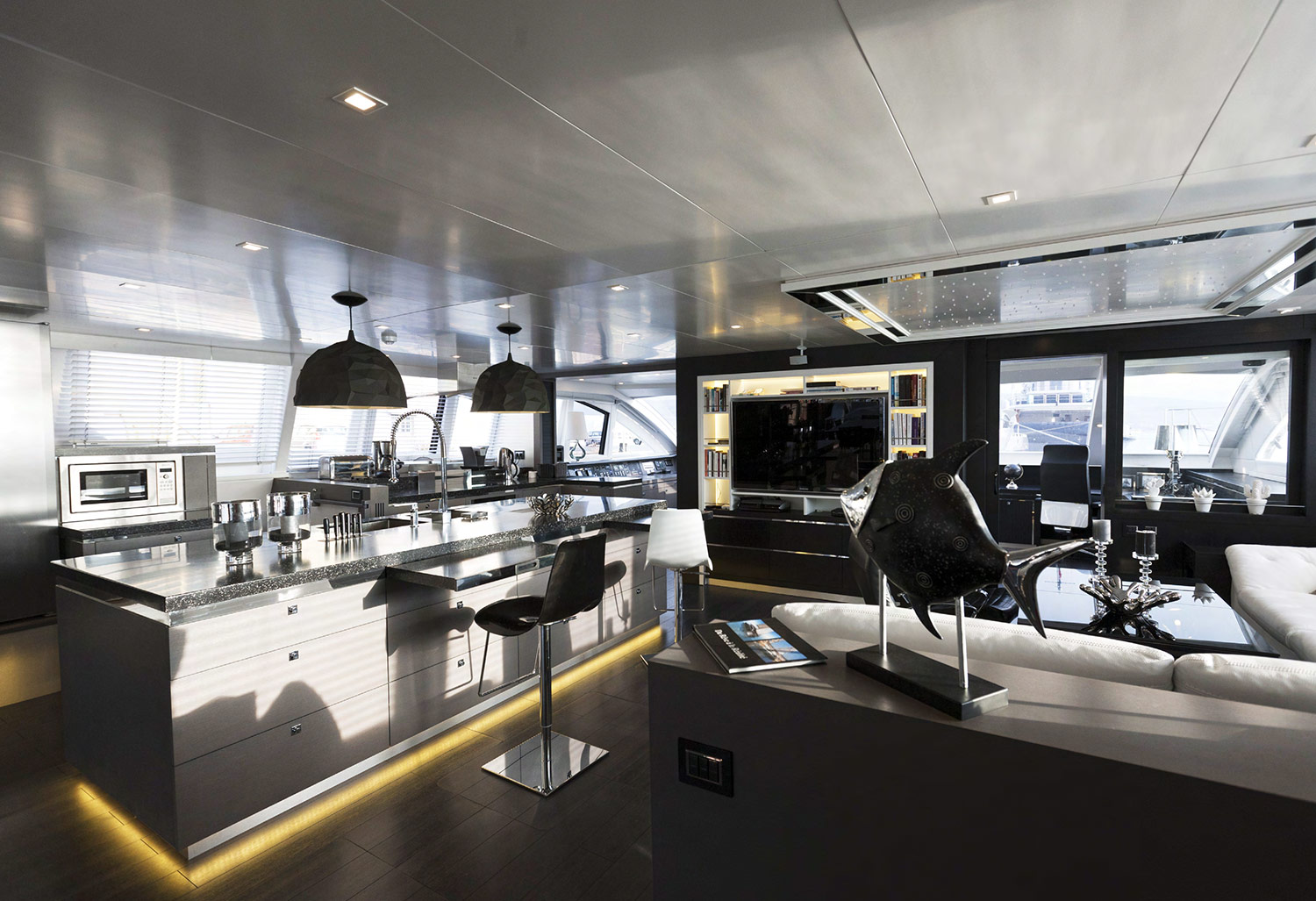 Blue Coast 95-2 galley