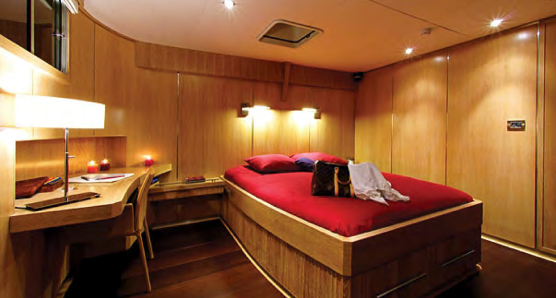 Blue Coast 100 cabin